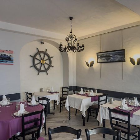 Logis Hotel Les Chardons Bleus Restaurant Le Bistrot De La Mer Roscoff Ngoại thất bức ảnh