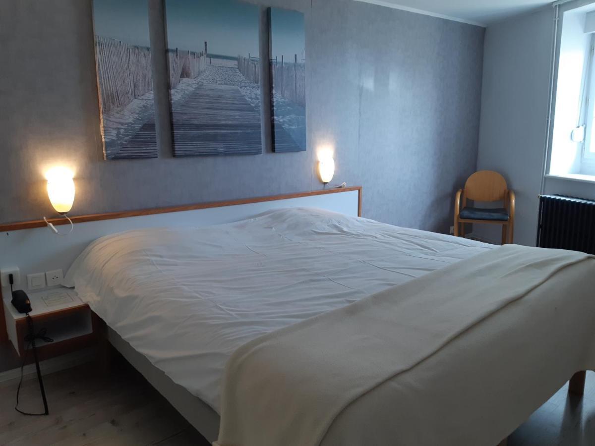 Logis Hotel Les Chardons Bleus Restaurant Le Bistrot De La Mer Roscoff Ngoại thất bức ảnh
