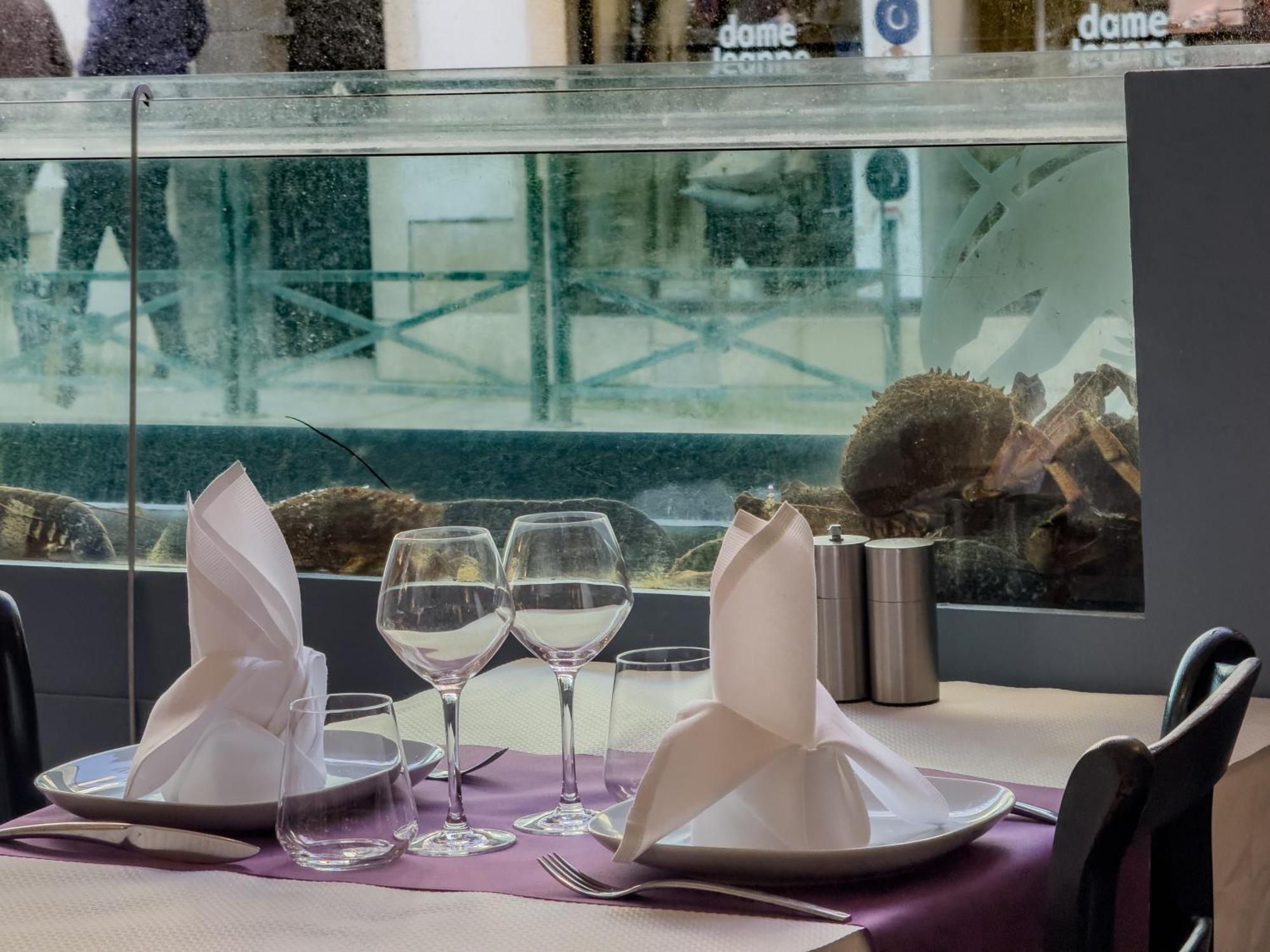 Logis Hotel Les Chardons Bleus Restaurant Le Bistrot De La Mer Roscoff Ngoại thất bức ảnh