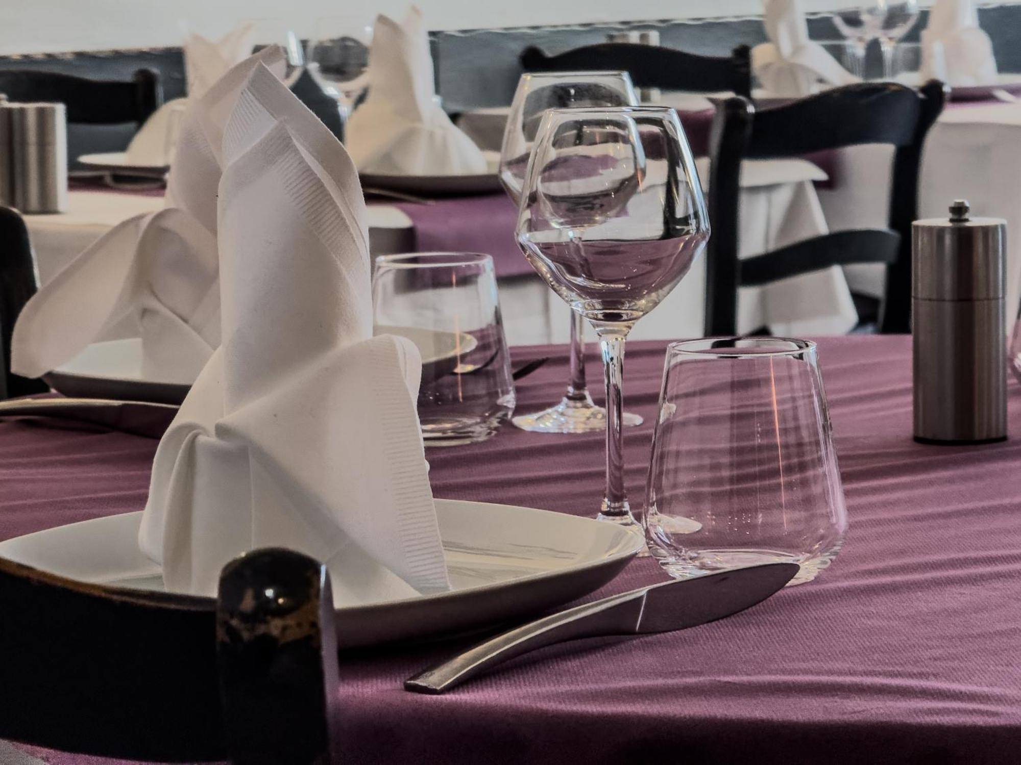 Logis Hotel Les Chardons Bleus Restaurant Le Bistrot De La Mer Roscoff Ngoại thất bức ảnh