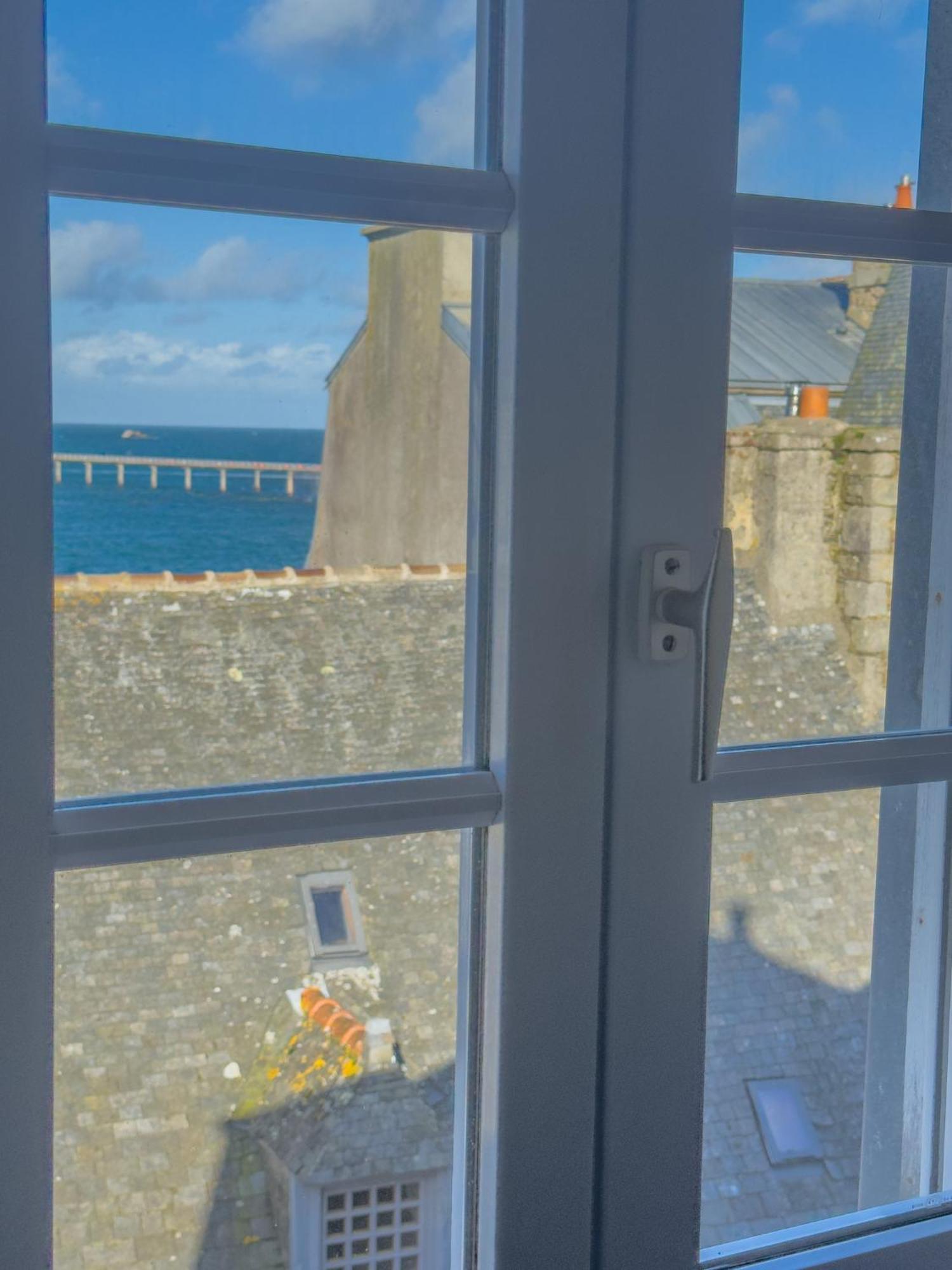 Logis Hotel Les Chardons Bleus Restaurant Le Bistrot De La Mer Roscoff Ngoại thất bức ảnh