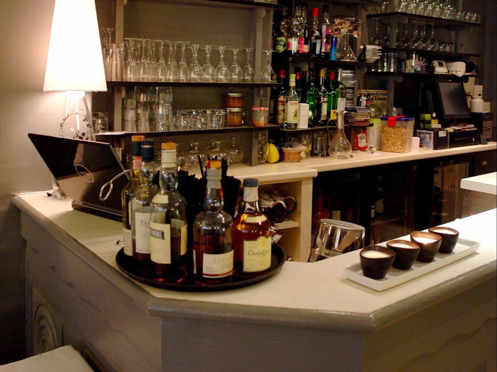 Logis Hotel Les Chardons Bleus Restaurant Le Bistrot De La Mer Roscoff Ngoại thất bức ảnh
